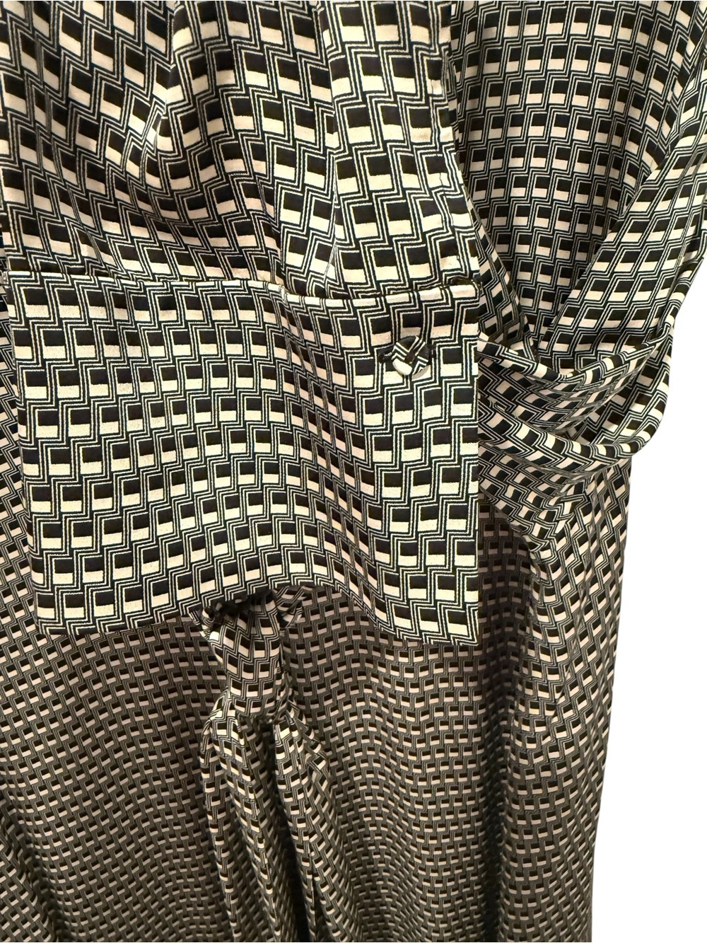 COS EUC Long Sleeve Dress in Black and White Pattern Size 12 - Picture 6 of 7